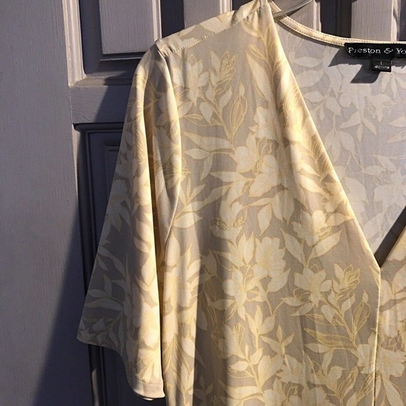 Preston & York Maxi Dress SzL Silky Lt Yellow Short Sleeves Flare Skirt V Neck - Picture 4 of 8